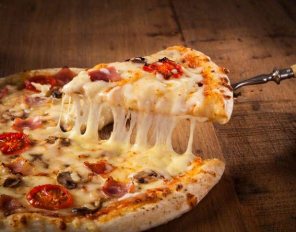 Βρετανία: 25% έκπτωση στις πίτσες για να μην βγει η χώρα από την ΕΕ