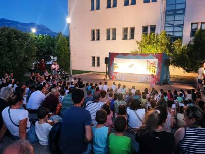 Καλαμάτα: Μικροί και μεγάλοι απόλαυσαν την παράσταση Καραγκιόζη