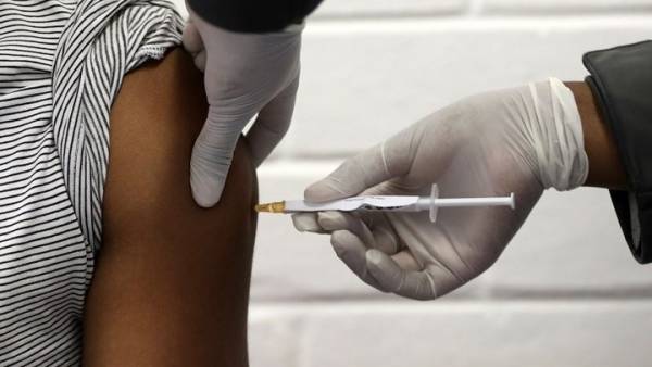 Φον Ντερ Λάιεν: Στόχος να εμβολιαστεί το 70% του ενήλικου πληθυσμού μας έως το καλοκαίρι