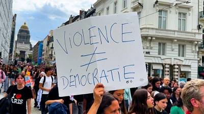 Βέλγιο: Χιλιάδες διαδηλώνουν κατά της φερόμενης αστυνομικής βίας στις Βρυξέλλες