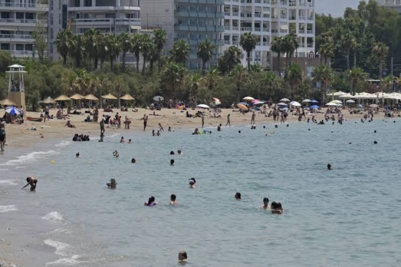 Έκτακτο δελτίο της ΕΜΥ για τον καύσωνα: Πορτοκαλί προειδοποίηση για τρεις περιοχές (βίντεο)