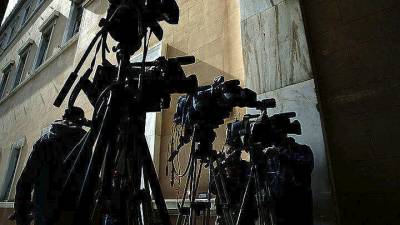 Ολοκληρώθηκε η αποσφράγιση των έξι φακέλων για τις τηλεοπτικές άδειες