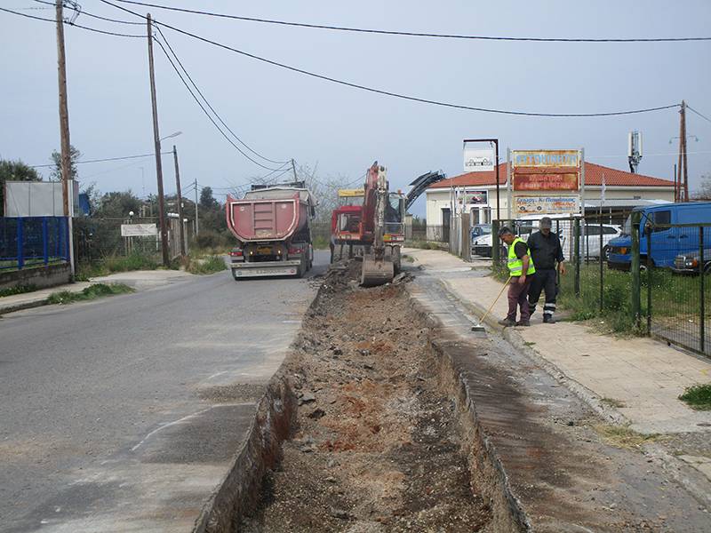 Καλαμάτα: Ξεκίνησε το ξήλωμα της ασφάλτου στο Ασπρόχωμα