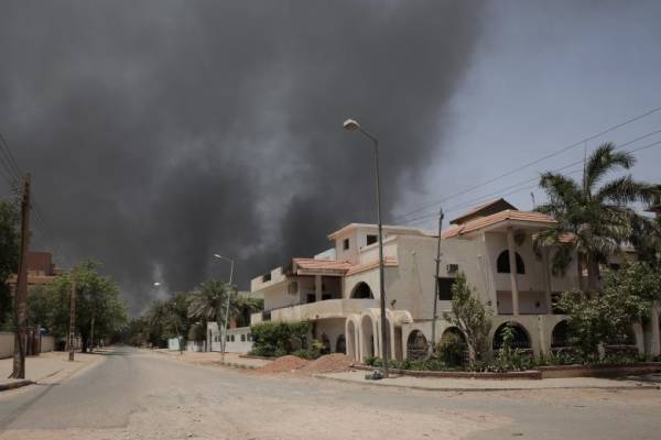 Σουδάν: Συνεχίζονται οι μάχες - Φόβοι για ευρύτερη σύγκρουση (βίντεο)