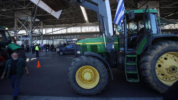 Τετράωρος αποκλεισμός του αεροδρομίου «Μακεδονία» από αγρότες
