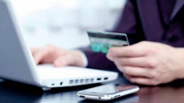 Εξαρθρώθηκε διεθνές κύκλωμα με μεγάλες διαδικτυακές απάτες, μέσω υποκλοπής στοιχείων πιστωτικών και χρεωστικών καρτών