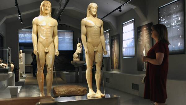Ο Αρ. Μπαλτάς εγκαινίασε δύο καινούργιες αίθουσες στο μουσείο της Αρχαίας Κορίνθου