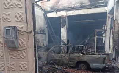 Φωτιά σε σπίτι και κατάστημα στη Λέσβο με έναν νεκρό (βίντεο)