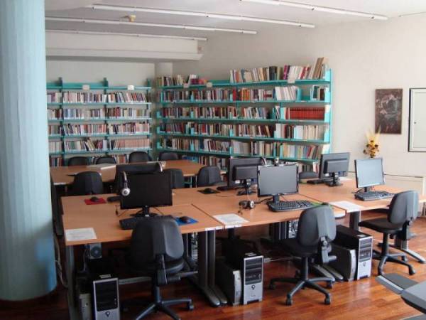 Κλείνει και η Δημόσια Κεντρική Βιβλιοθήκη Καλαμάτας