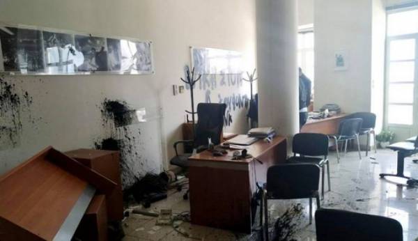 Επίθεση στο γραφείο του Αυγενάκη για τον Κουφοντίνα