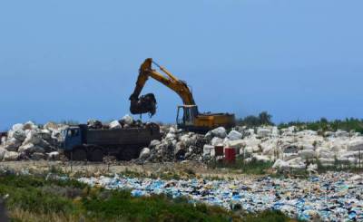 Η φωτιά στο σκουπιδότοπο «πνίγει» Πύλο και Μεθώνη 