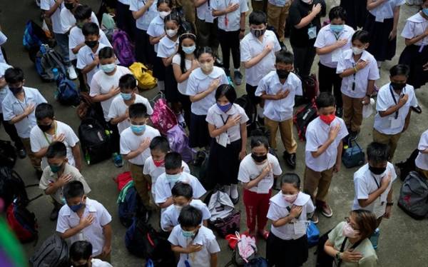 Φιλιππίνες: Άνοιξαν ξανά μετά από δύο χρόνια τα σχολεία - Με μάσκα όλοι οι μαθητές