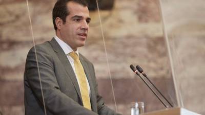 Υποχρεωτικός εμβολιασμός: Αύριο οι διευκρινίσεις από τον Θάνο Πλεύρη