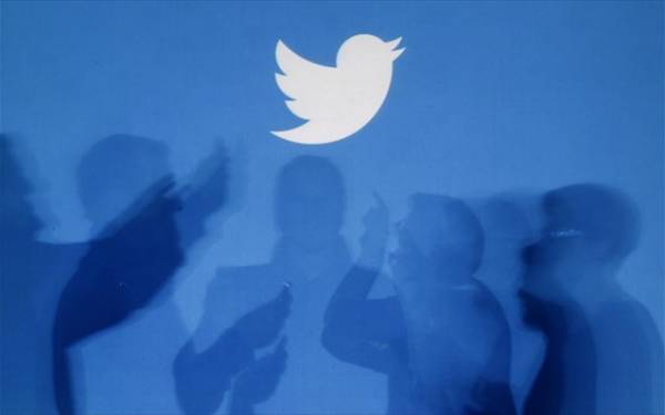 Το Twitter προγραμματίζει απολύσεις