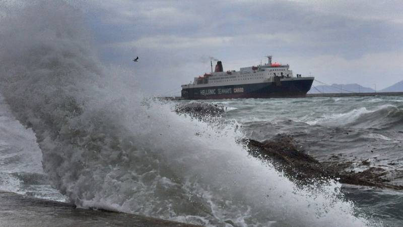 Προβλήματα στα ακτοπλοϊκά δρομολόγια σε Πειραιά, Ραφήνα, Λαύριο λόγω ισχυρών ανέμων