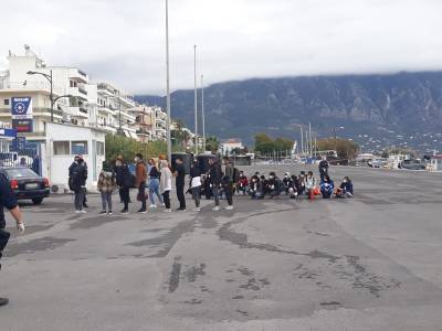 Καλαμάτα: 46 μετανάστες έφτασαν στο λιμάνι - Είχαν εκπέμψει SOS ανοιχτά της Ζακύνθου