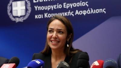 Μιχαηλίδου: Καμία συζήτηση για αύξηση στα όρια συνταξιοδότησης