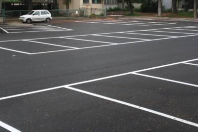 Δημοτικό Συμβούλιο Καλαμάτας: Ψάχνουν λύσεις για την έλλειψη χώρων στάθμευσης