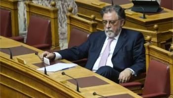 Πανούσης: Εκτός από τους αστυνομικούς ας εξεταστούν από ψυχίατρο και οι πολιτικοί