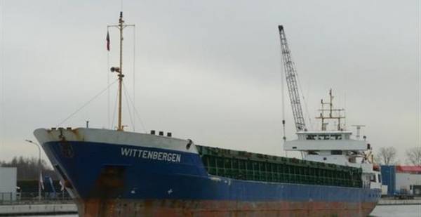 Προσάραξη φορτηγού πλοίου ανατολικά των Κυθήρων με 3.000 τόνους σιδηρομετάλλευμα