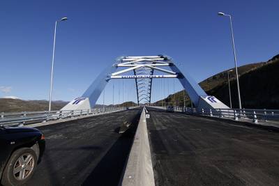 Στην κυκλοφορία ως την Παρασκευή η τοξωτή γέφυρα - Τα μπλόκα των αγροτών ματαιώνουν τα εγκαίνια!