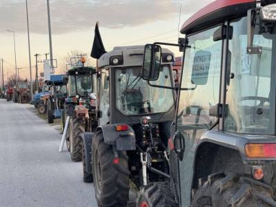 Επέστρεψαν στα μπλόκα τους οι αγρότες – Συνεχίζονται οι κινητοποιήσεις (βίντεο)