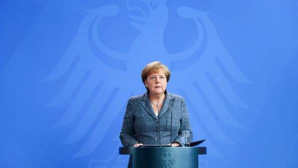 Γερμανία: Η άκρα δεξιά κλιμακώνει την στρατηγική έντασης κατά της Αγγελα Μέρκελ