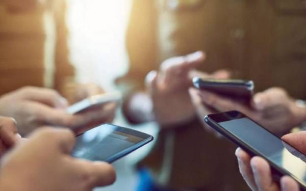 Γαλλία: Το πρώτο SMS στην ιστορία θα πουληθεί σε δημοπρασία ως &quot;μη ανταλλάξιμη μάρκα&quot;