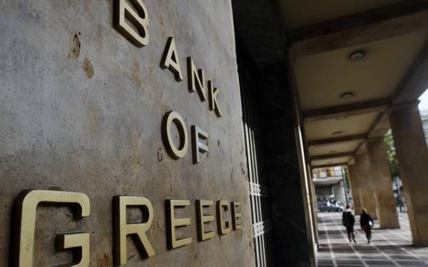 Νέα αύξηση των &quot;κόκκινων δανείων&quot; το 2016 προβλέπει η Τράπεζα της Ελλάδος