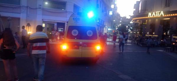 Καλαμάτα: Στο Νοσοκομείο μετά από αδιαθεσία παιδί που έπαιζε στην κεντρική πλατεία