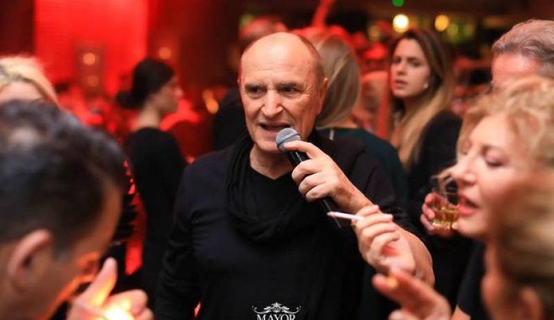 Κορονοϊός: Πέθανε ο Χάρης Γαλανός, τραγουδιστής του Elysee
