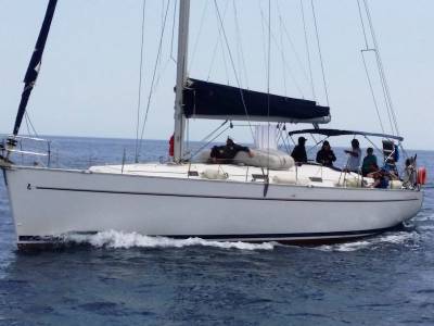Βύθιση ιστιοφόρου σκάφους νότια της Κέας - Καλά στην υγεία τους όλοι οι επιβαίνοντες