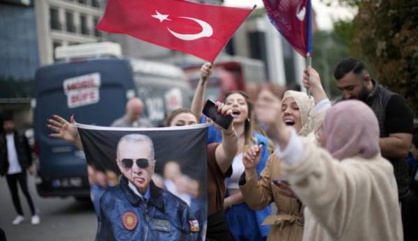 Εκλογές στην Τουρκία: Στο 70% η ενσωμάτωση - Θρίλερ με τα αποτελέσματα (βίντεο)