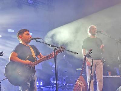 Ο Λευτέρης Πασσιάς στην “Ε” για το “Γειάσου παρέα”: “Νιώθω κάποιος που τραγουδάει μαζί με όλους!”