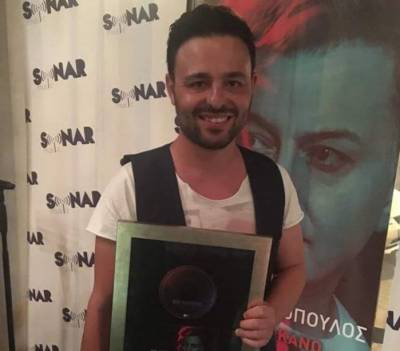 “Πλατινένιος” ο Μεσσήνιος Παναγιώτης Μανδηλάρης με τραγούδι του Νίκου Μακρόπουλου (βίντεο)