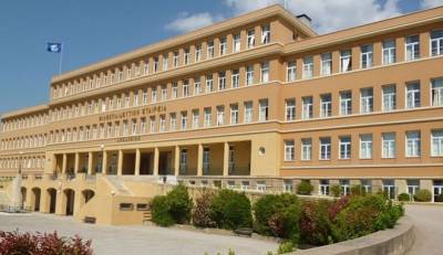 Bullying στο Αρσάκειο: "Ανησυχούν περισσότερο για τη φήμη του σχολείου, παρά για την υγεία του 15χρονου" (βίντεο)