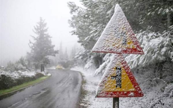 Δυτ. Ελλάδα: Προβλήματα στο επαρχιακό οδικό δίκτυο από τη χιονόπτωση