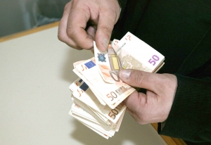 Μείωση 10% στις αμοιβές αιρετών της αυτοδιοίκησης  