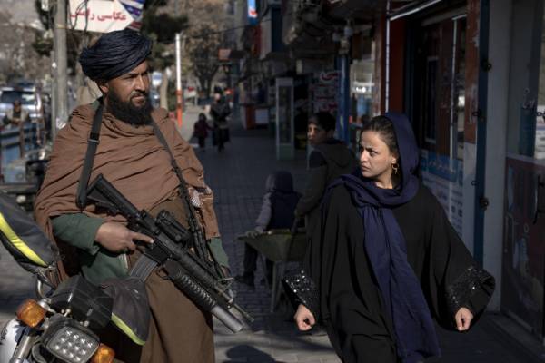 ΟΗΕ: Ζητεί να ανακληθούν οι απαγορεύσεις στις γυναίκες του Αφγανιστάν (βίντεο)