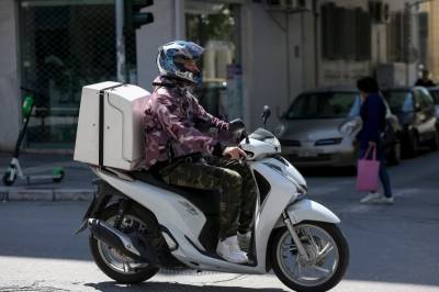 Τρόμος για ντελιβερά στη Θεσσαλονίκη: Τον απείλησε με μαχαίρι και τον λήστεψε