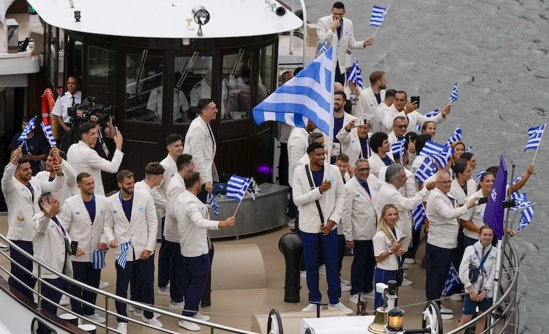 Η είσοδος της ελληνικής αποστολής στην Τελετή Έναρξης των Ολυμπιακών Αγώνων (βίντεο)