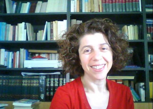 Η καθηγήτρια Ελένη Βολονάκη στην "Ε": Η αρχαία ελληνική γλώσσα είναι ενιαία με τη νέα
