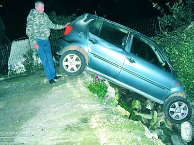 Ζητούν προστατευτικό κιγκλίδωμα σε κοινοτικό δρόμο της Βαλύρας