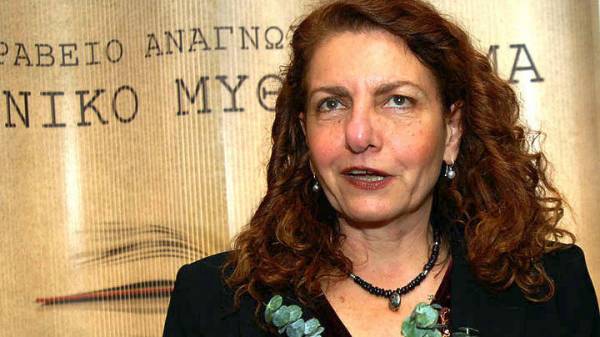 Ρέα Γαλανάκη: "Το βιβλίο είναι ο άρτος που μοιράζεται"