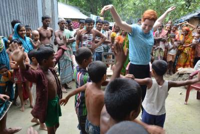 Καλαματιανή δασκάλα στο Μπανγκλαντές σε αποστολή της Action Aid (βίντεο - φωτογραφίες)