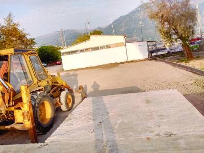 Απάντηση για την πλακόστρωση του χώρου νότια του &quot;Πανελληνίου&quot;