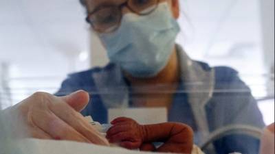 Σε διαρκή πτώση οι γεννήσεις στην Ελλάδα