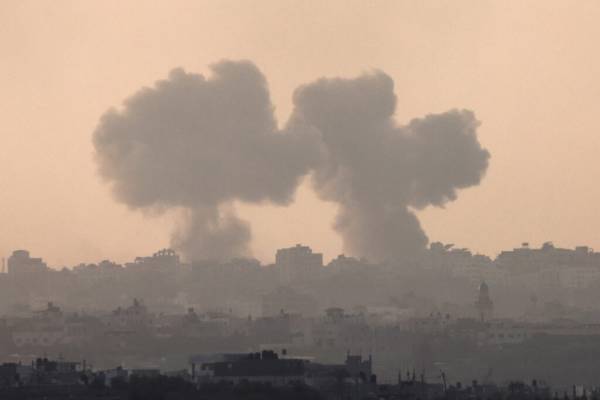 Σφοδροί βομβαρδισμοί στη Γάζα, πλήγματα κοντά σε νοσοκομεία (βίντεο)