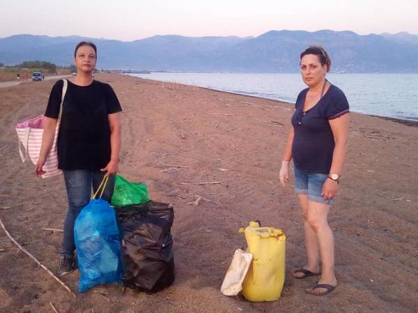 Εθελοντές μάζεψαν σκουπίδια από την παραλία της Μεσσήνης