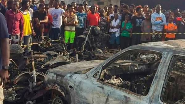 Σιέρα Λεόνε: Στους 144 αυξήθηκαν οι νεκροί από έκρηξη σε βυτιοφόρο καυσίμων